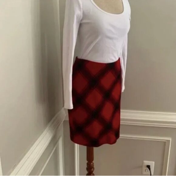Talbots Red and Black Plaid Wool Alpaca Blend Pencil Skirt Size 4P - Picture 4 of 8
